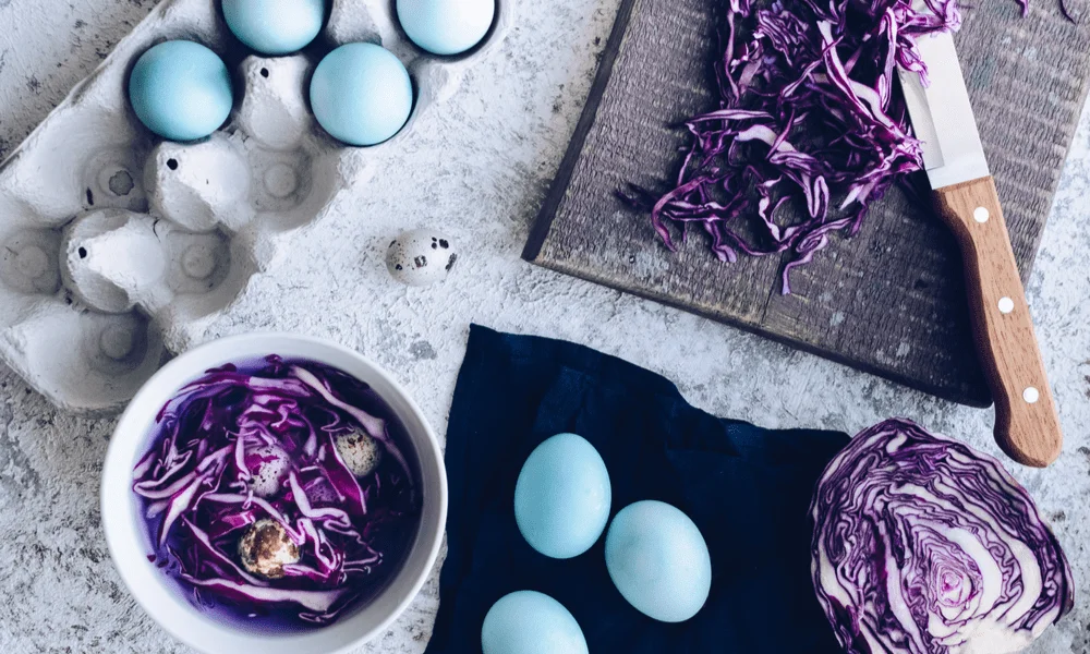 Naturally dyed eggs